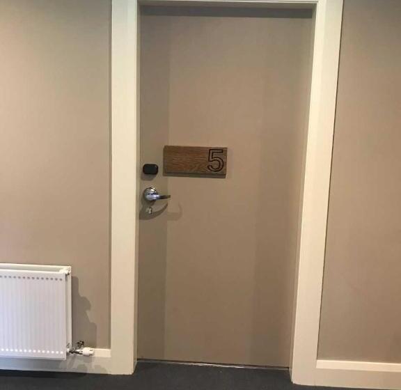 Номер Economy, The Enniskillen Hotel And Motel
