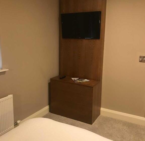 Номер Economy, The Enniskillen Hotel And Motel