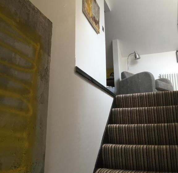 تختخواب در اتاق مشترک, Greenbank Lodge Llangollen