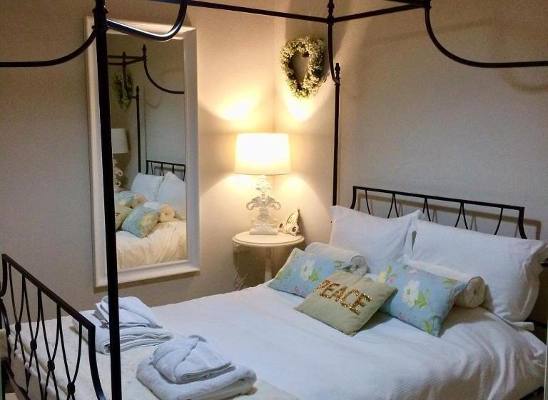Номер Deluxe, Storrs Gate House