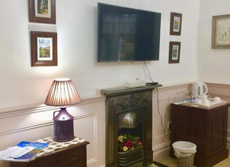 סוויטה, Storrs Gate House