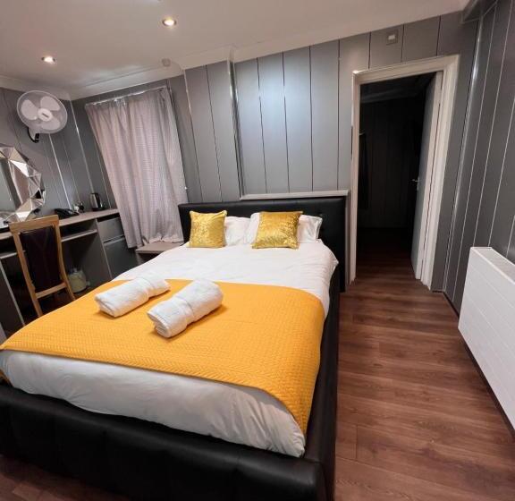 Номер Deluxe, The Commongate Hotels