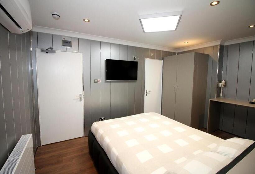 Номер Deluxe, The Commongate Hotels