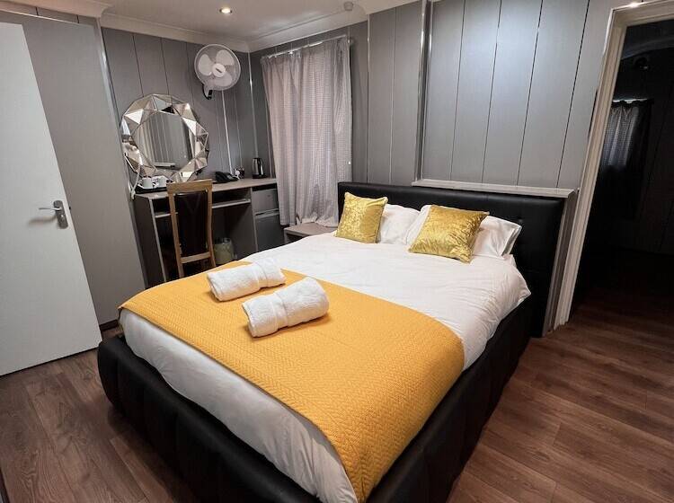 Номер Deluxe, The Commongate Hotels