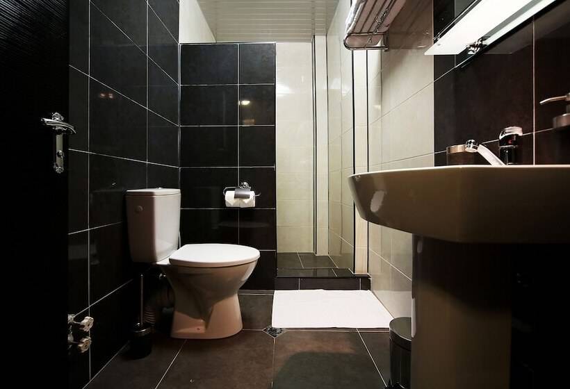 اتاق استاندارد سه نفره, Continental