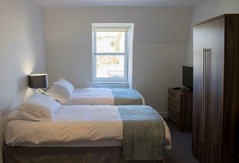 Camera Standard, The Birchtree