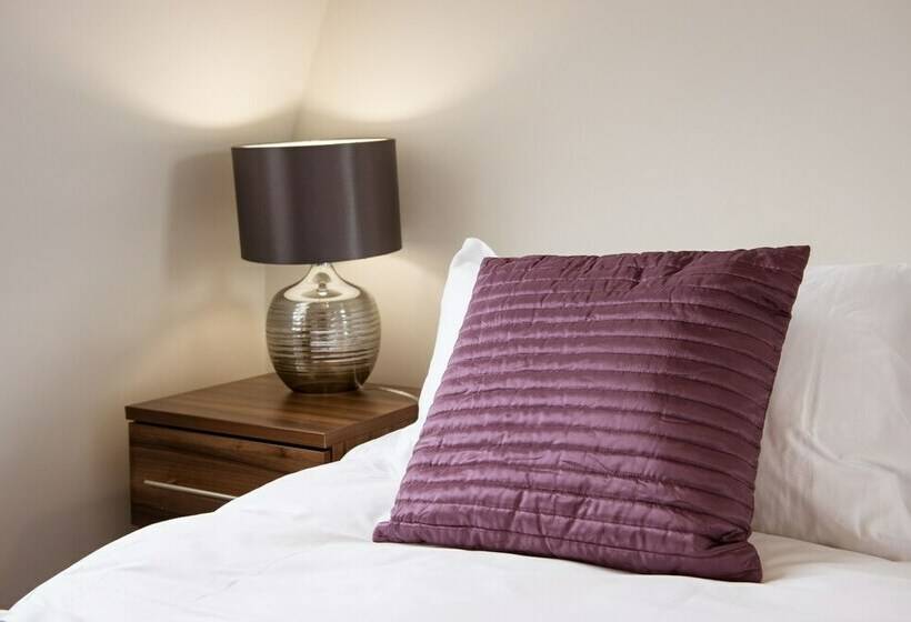 Camera Standard, The Birchtree