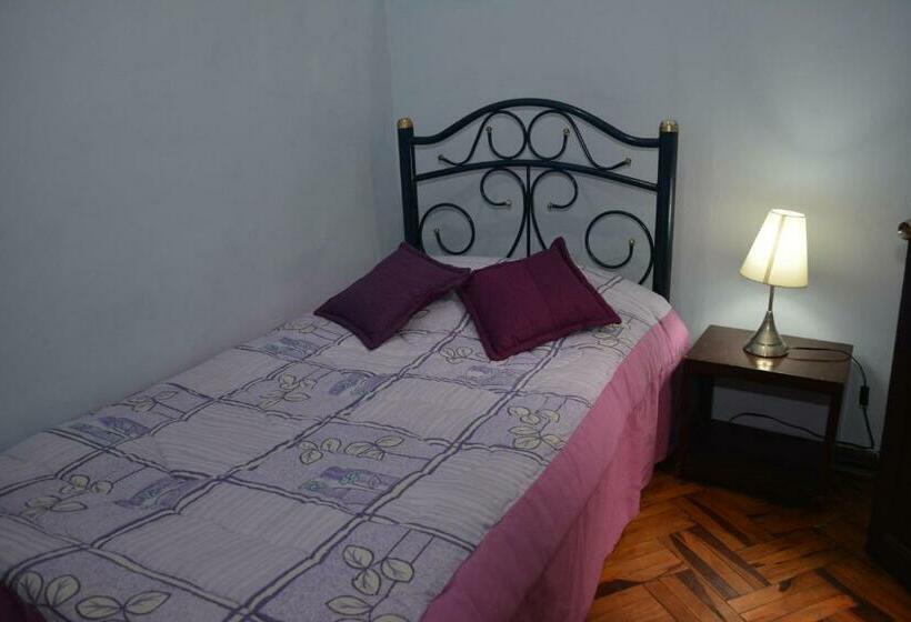 اتاق استاندارد یک تخته با سرویس بهداشتی مشترک, Hostal Juana De Arco