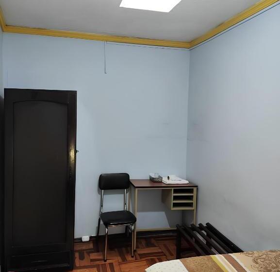 اتاق استاندارد یک تخته با سرویس بهداشتی مشترک, Hostal Juana De Arco