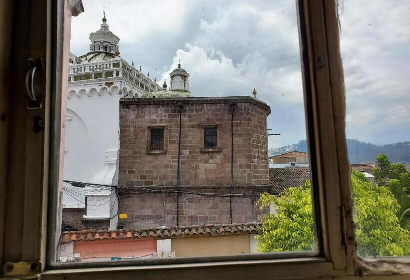 اتاق اکونومی با حمام مشترک, Hostal Juana De Arco