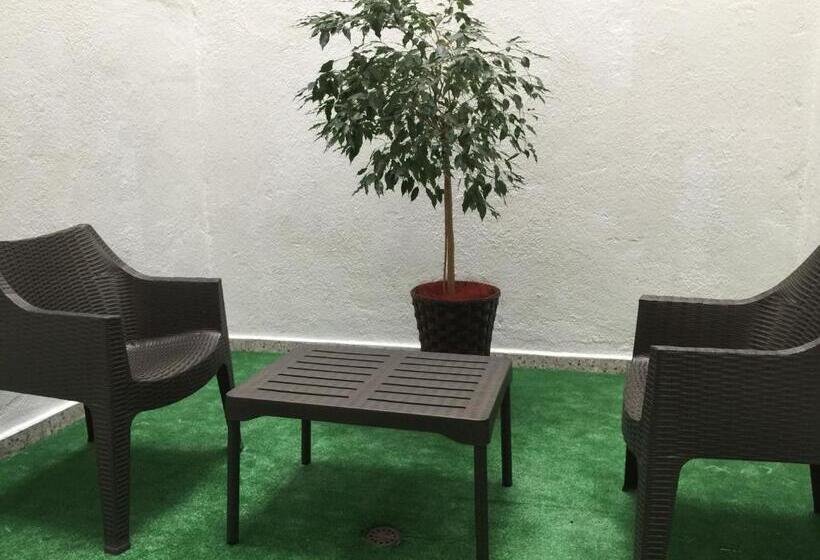 اتاق یک تخته با تراس, Celanova