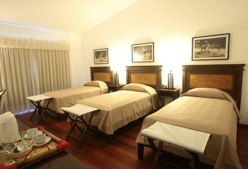 Номер Стандарт Трехместный, Nawan Resort Serrano