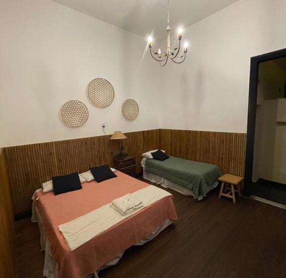 스탠다드 트리플 룸(3인실) 외부 욕실, A La Gurda Hostel
