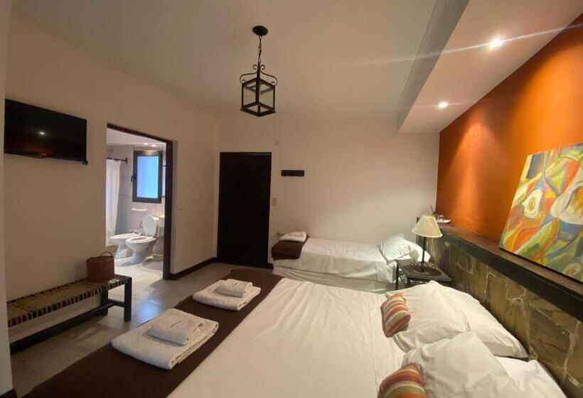 اتاق استاندارد سه نفره, Las Chirimoyas