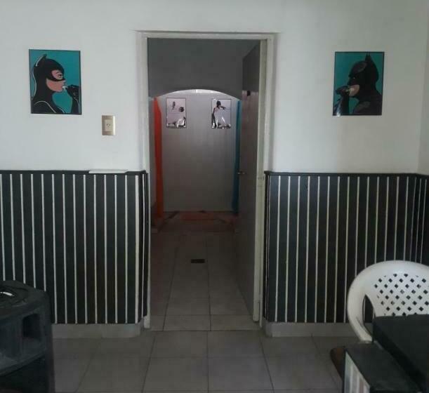 اتاق استاندارد چهارنفره با سرویس بهداشتی مشترک, Shanti Hostel