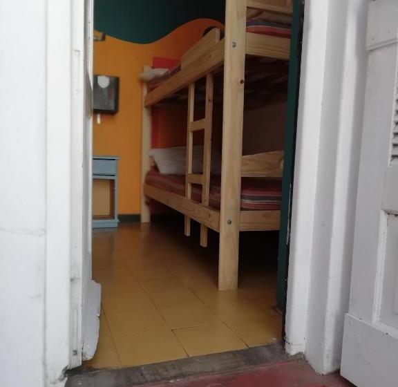 Quarto Estandar, Zeppelin Art Hostel