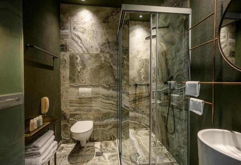 Полулюкс Повышенной Комфортности, Pagopoieion Suites