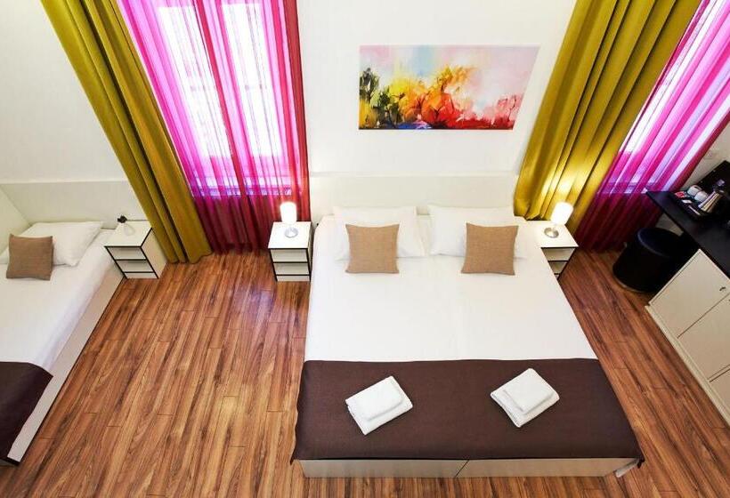수피리어 트리플 룸, Art Hotel Like