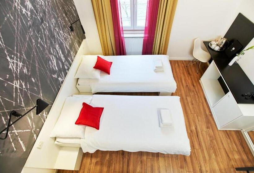 اتاق راحتی, Art Hotel Like