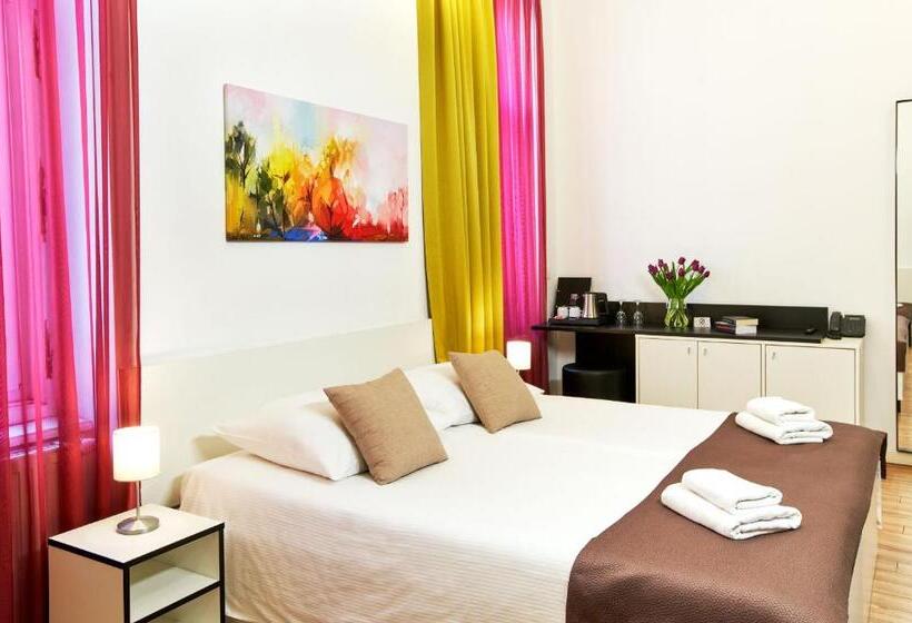 اتاق سوپریور سه تخته, Art Hotel Like