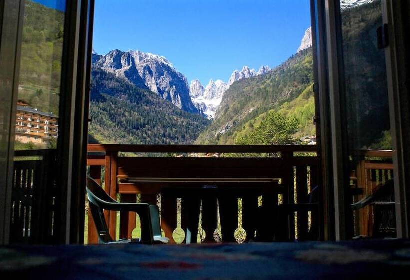 발코니가 있는 4인용 스탠다드 룸, Garnì Lago Alpino