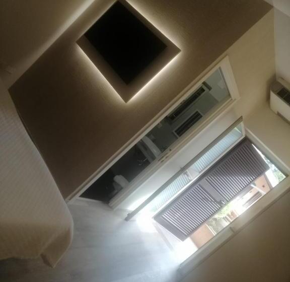 이코노미 룸, Bellavista
