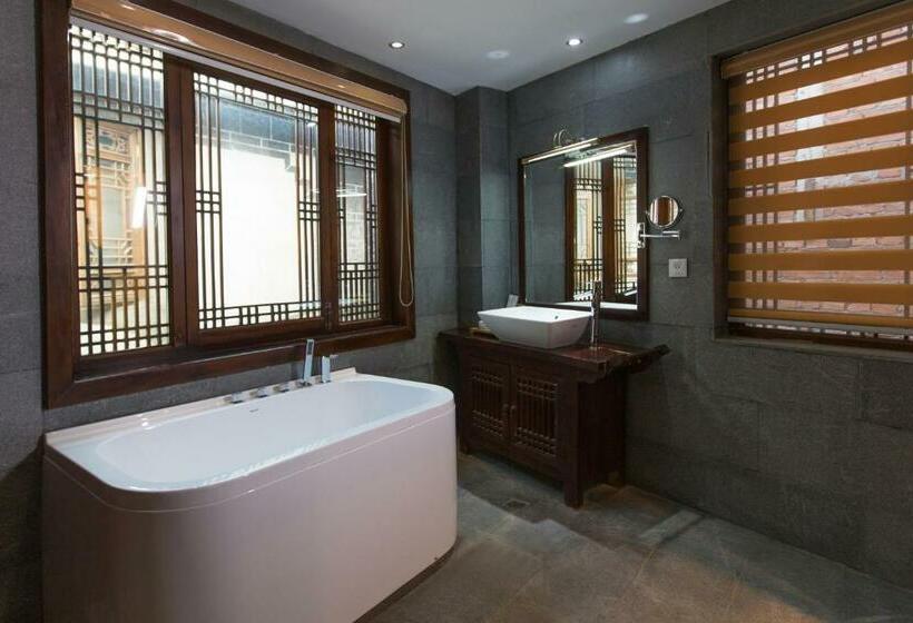 Номер Стандарт, Jun Bo Xuan Boutique