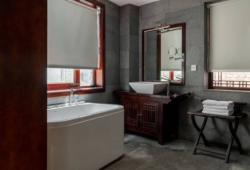 Номер Стандарт, Jun Bo Xuan Boutique