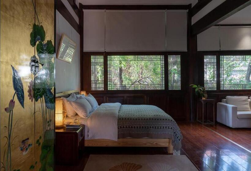 Family Suite, Jun Bo Xuan Boutique