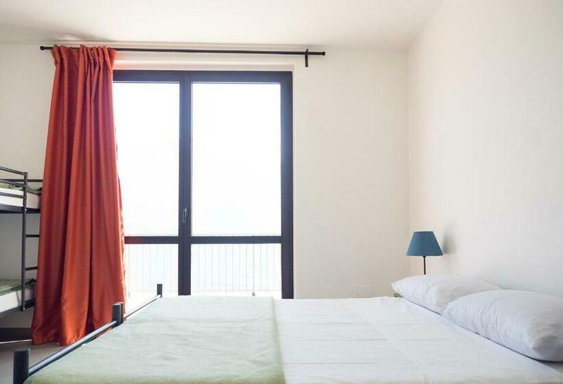 标准间带露台, Lake Como Beach Hostel