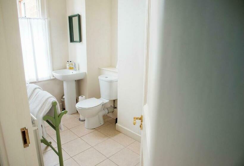 Quarto Superior Vista Montanha, Warwick Hall