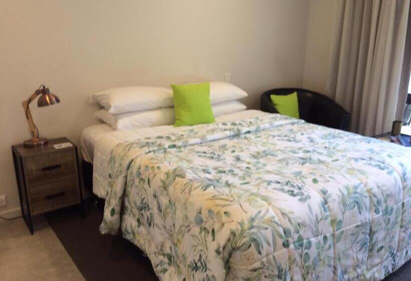 Студия Стандарт, Acacia Lake View Motel