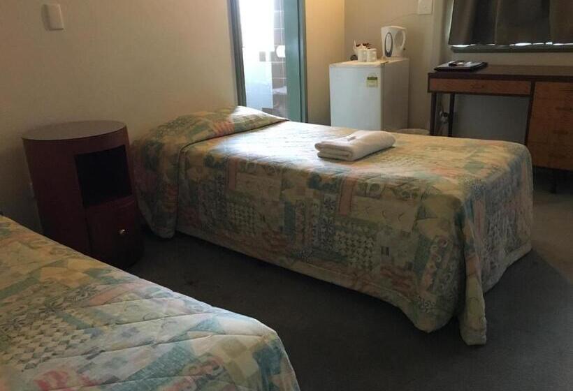 Семейный Номер, Amaroo Hotel Dubbo