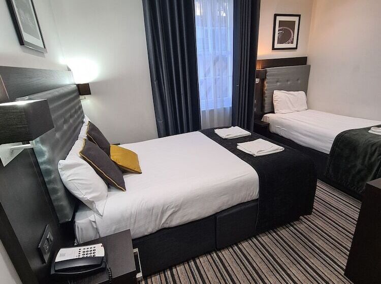 Quarto Triplo Deluxe, The Tudor Inn
