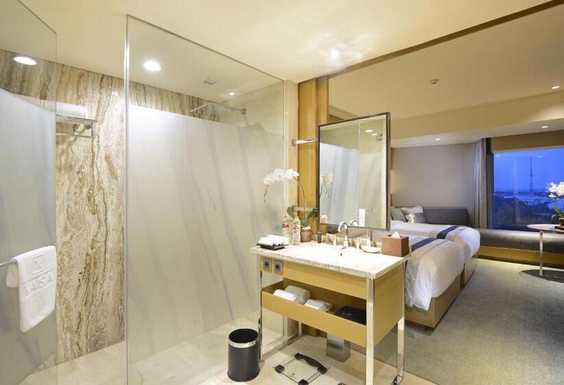 اتاق اجرایی با تخت بزرگ, Vasa Hotel Surabaya