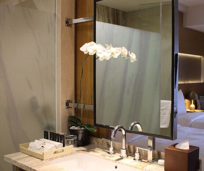 اتاق استاندارد با تخت بزرگ, Vasa Hotel Surabaya