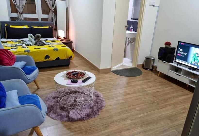 Студия Стандарт, Mlh Premier Suites @ Saville Cheras