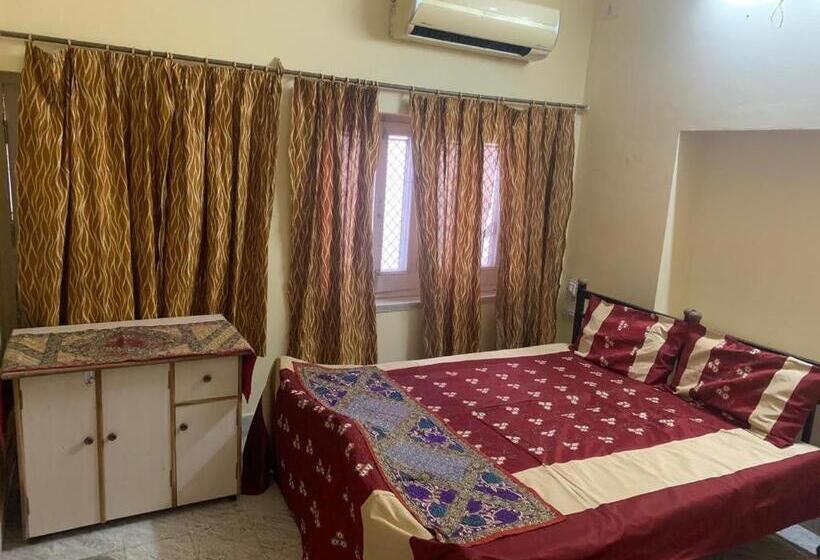 اتاق لوکس یک تخته, Jamna Vilas Home Stay