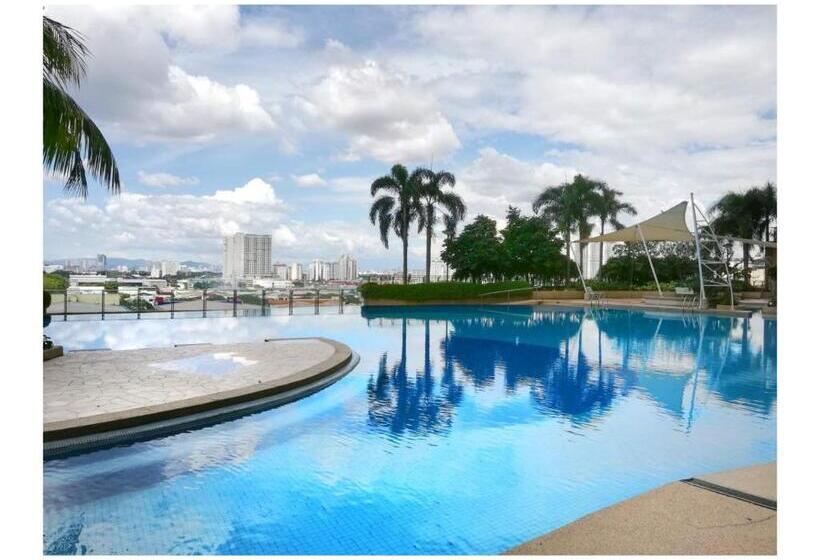 آپارتمان 3 خوابه, Subang City Residence, 8 9 Pax With Balcony, Walking Distance To Summit, 5min To Sunway