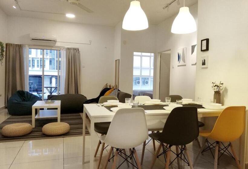 آپارتمان 3 خوابه, Subang City Residence, 8 9 Pax With Balcony, Walking Distance To Summit, 5min To Sunway