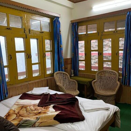 디럭스 룸, Sojhaholidayinn