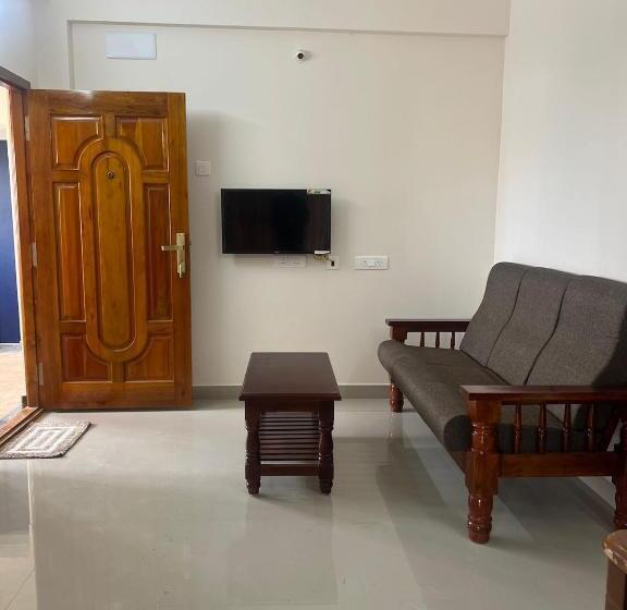 Апартаменты 2 Спальни, Aishwaryam Service Apartment
