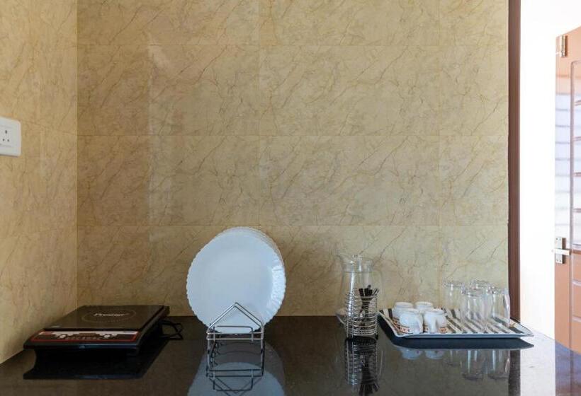 Апартаменты 2 Спальни, Aishwaryam Service Apartment