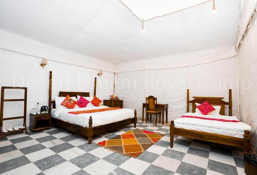 Трехместный Номер Deluxe, Desert Dream Royal Camp With Pool