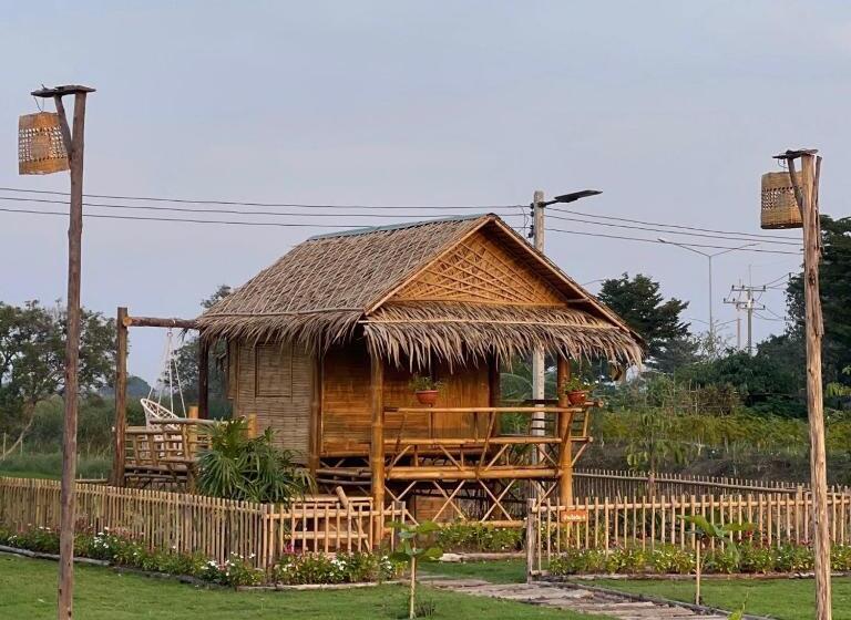 Вилла 1 Спальня, บ้านไทยไออุ่น @ทุ่งขนอนหลวง