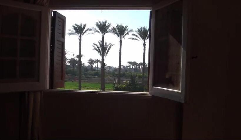 اتاق استاندارد با چشم‌انداز باغ, Loulouat Al Reef