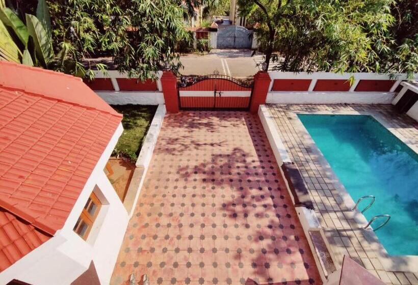 חדר סטנדרט, Golden Retriever Villa By Phr