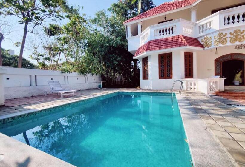 חדר סטנדרט, Golden Retriever Villa By Phr