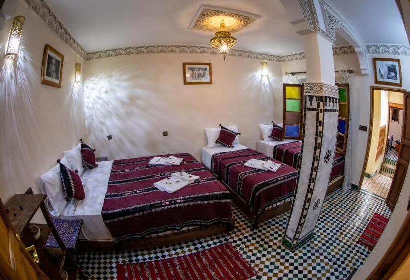 اتاق لوکس خانوادگی, Dar Elhaja Rahma
