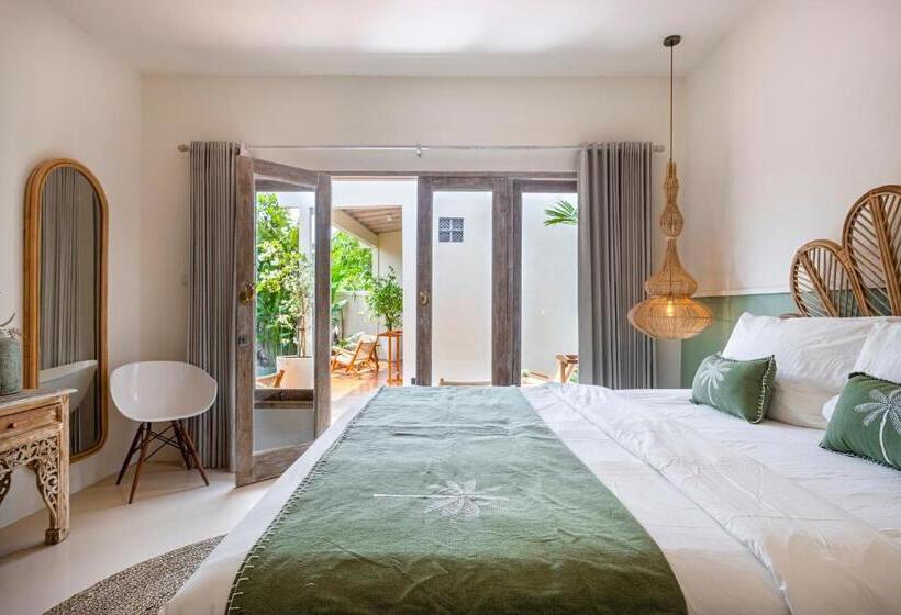Номер Стандарт Вид на Бассейн, Riyuri Guesthouse